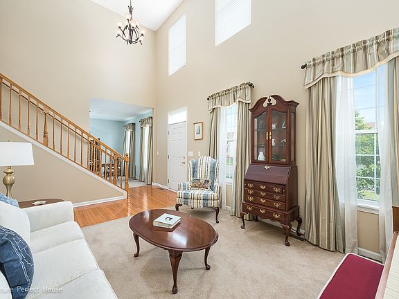 3rd image of 12926 S Parterre Pl