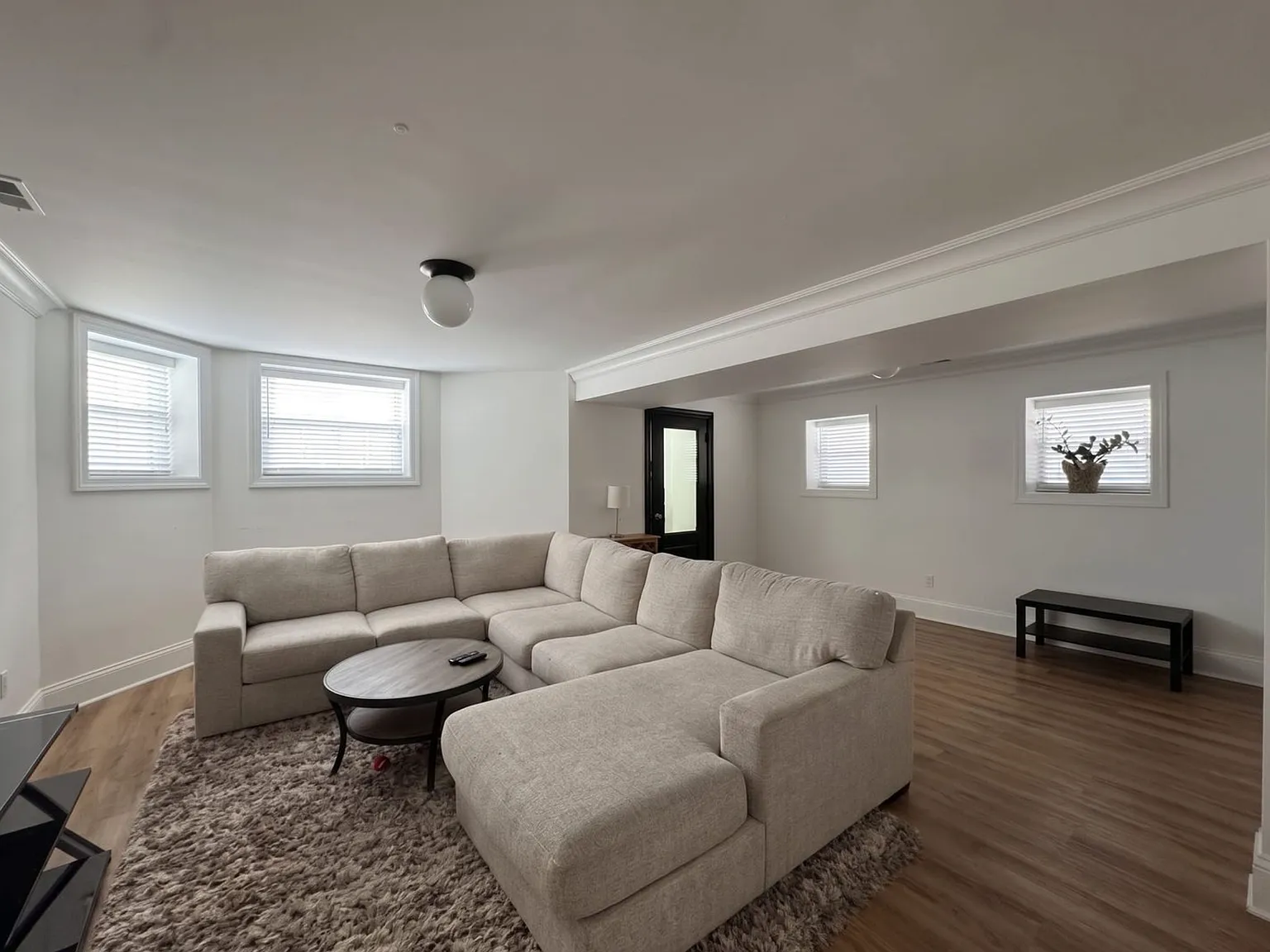 3 bed, 1200 sqft, $4,250 — Photo 4