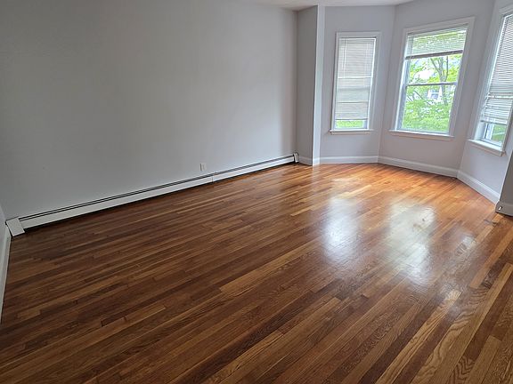 4th image of 9 Hamilton Ave Floor 2