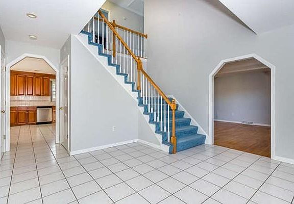 4th image of 56 Penniman Cir