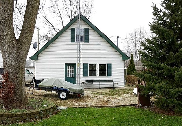 1st image of 323 S Prairie Ave