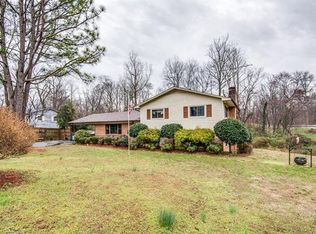 4132 2nd St NE, Hickory, NC 28601