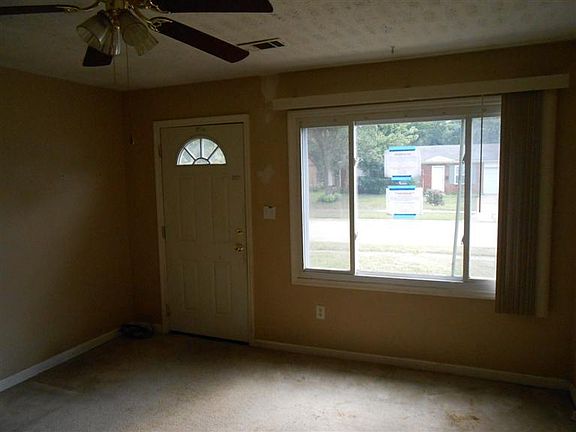 3rd image of 987 Stratford Pl