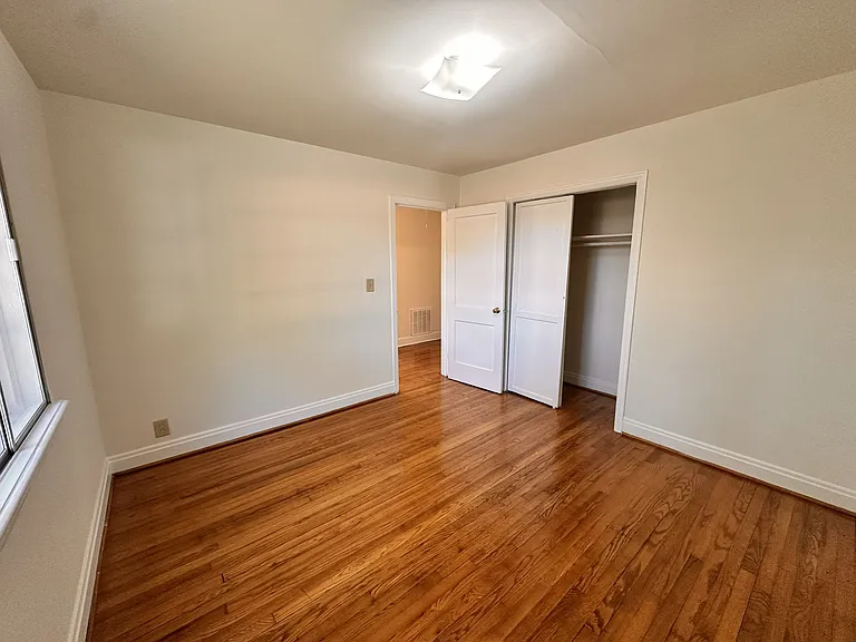 458 Elmhurst Rd — Photo 8
