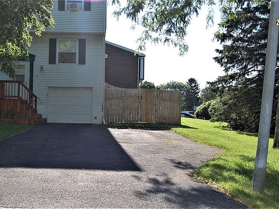 2nd image of 17 Carriage Ct