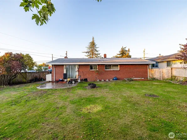 723 SE 6th Avenue, Oak Harbor, WA 98277
