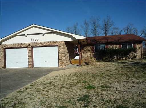 1st image of 1709 Henry Dr