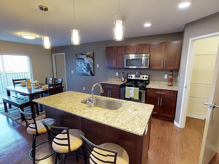 Legacy Heights Apartment Homes — Photo 2