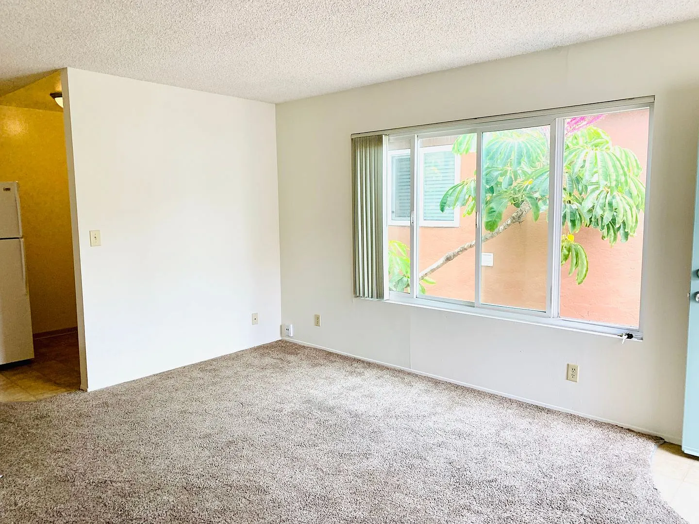 Live in Mission Beach Right by the Water! 2BD/1BA Top Floor Apartment w/ Parking! Only $2,895/mo — Photo 4