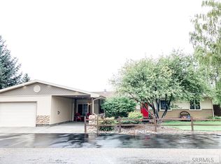 672 E 810 N, Basalt, ID 83218