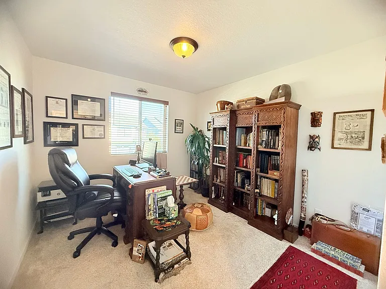 2923 S Ivy St — Photo 16
