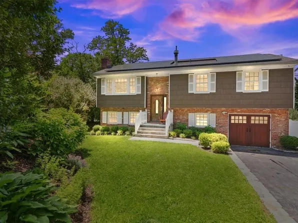 462 Swanson Drive, Thornwood, NY 10594