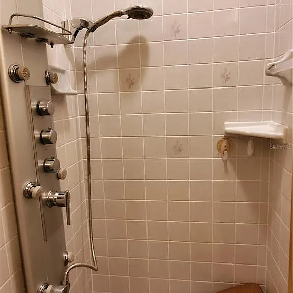 403 Finchley Ct #B — Photo 20