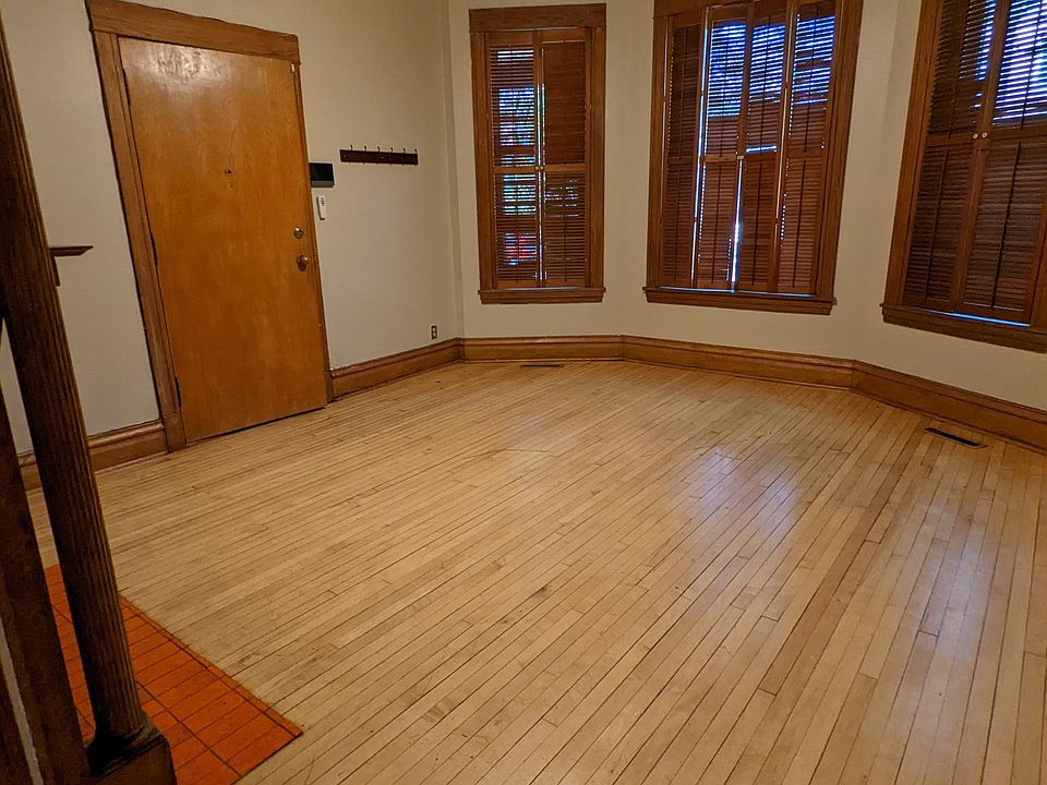 1st image of 3700 N Marshfield Ave APT 1