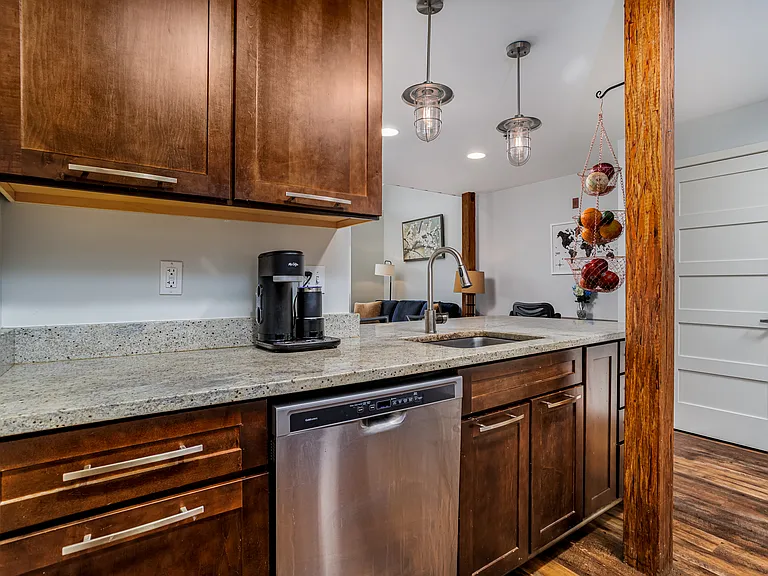 48 Water St #405 — Photo 5