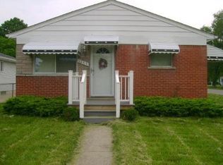 1060 Chopin St, Troy, MI 48083