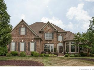 7304 Stonehaven Dr, Waxhaw, NC 28173
