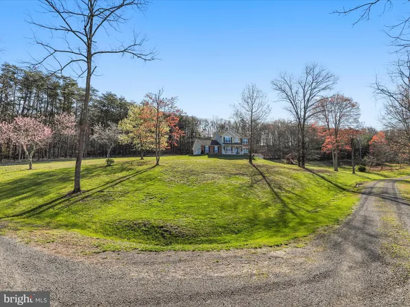 65 Sisk Valley Ln, Berkeley Springs, WV 25411