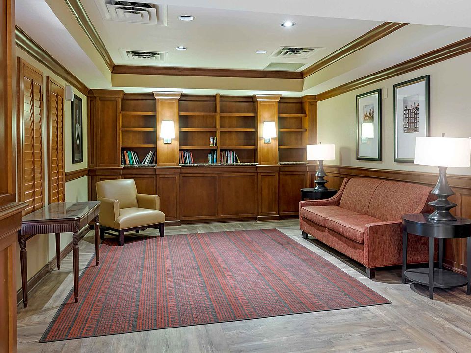 Lobby and Guest Check-in