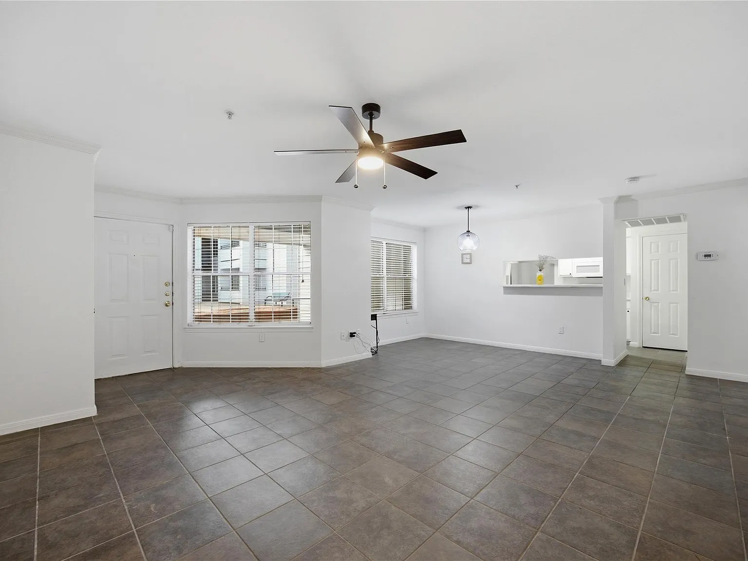 2 bed, 2.0 bath, 1040 sqft, $2,350 — Photo 4