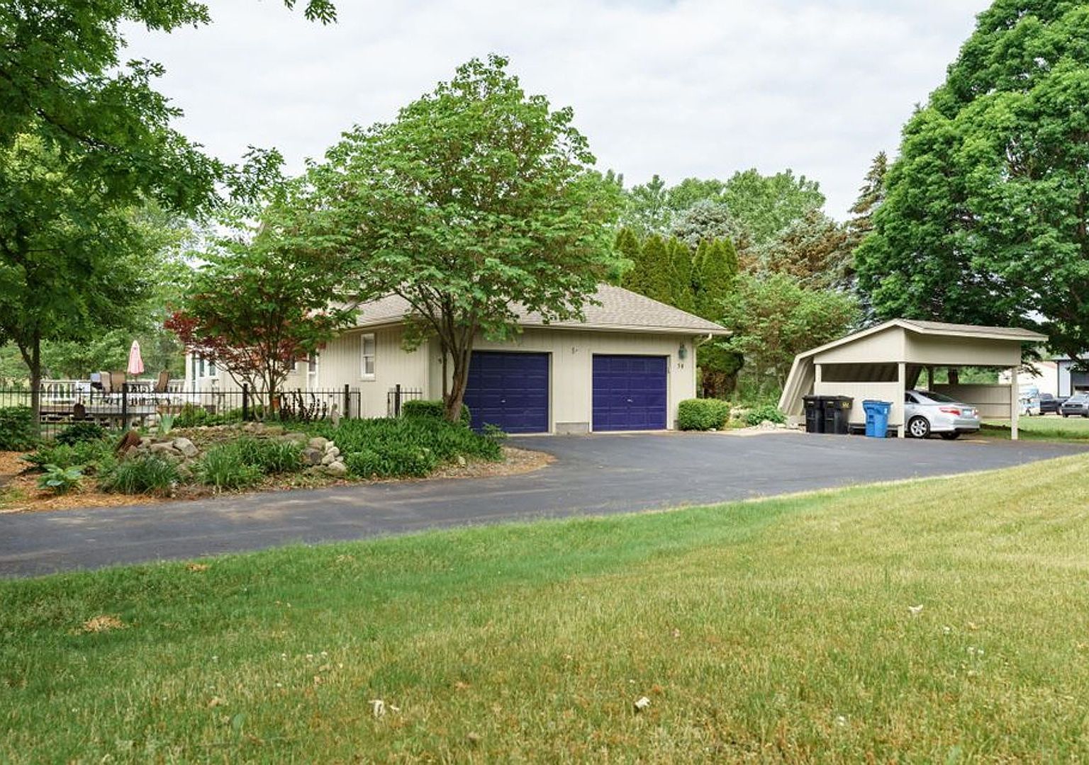 58 10th St, Plainwell, MI 49080 Zillow