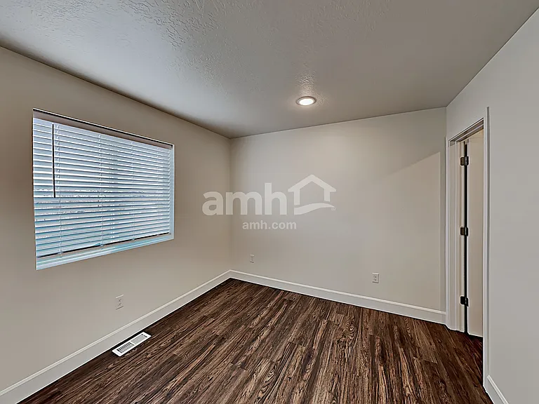 1359 E Perelle Ln — Photo 19