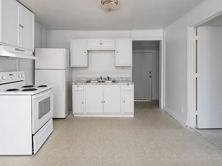 515 W Davidson Ave — Photo 1
