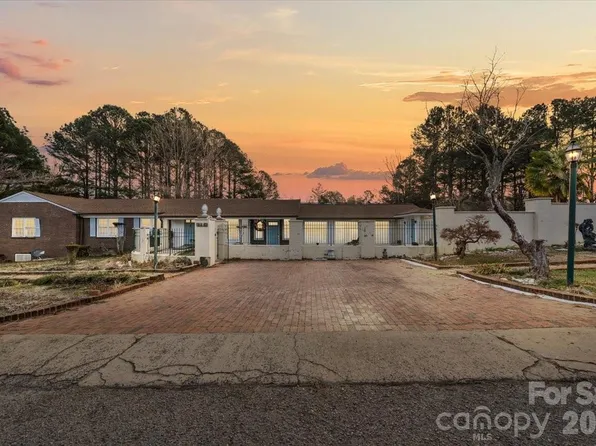 444 Craven St, Star, NC 27356