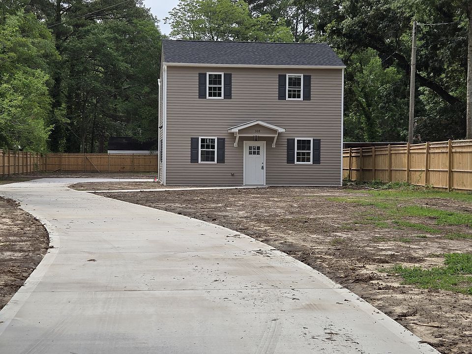 1st image of 308 Pearson St N