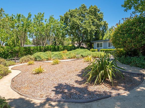 5th image of 1541 Mountain View Avenue
