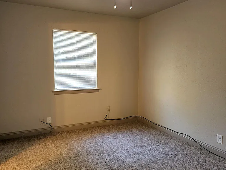1111 Hollis St — Photo 8