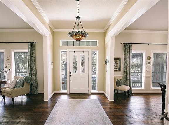 5th image of 1705 Warwick Crescent Ct