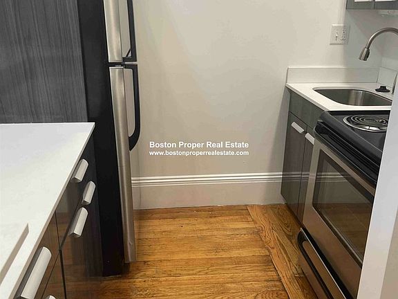 379 Commonwealth Ave. #8 Boston - Kenmore Unit Photo 3