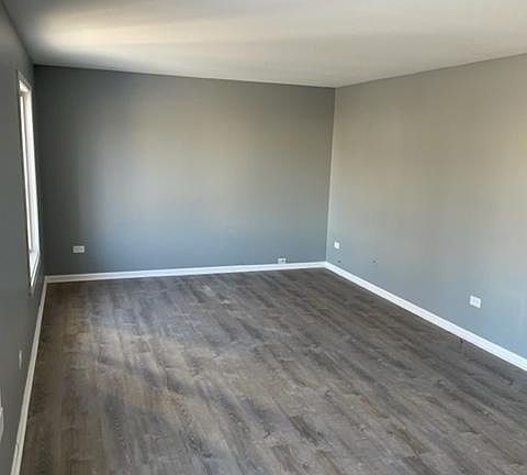 3rd image of 642 Melrose Ln #1