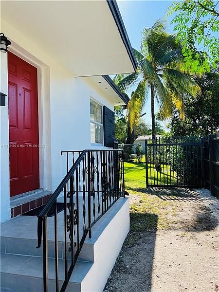 1st image of 80 NE 64th St #82