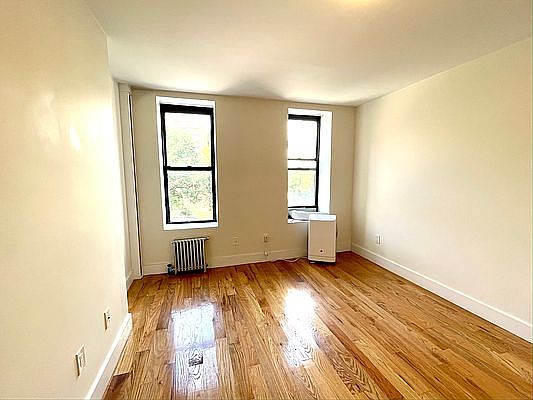 1st image of 2234 1st Ave APT 4