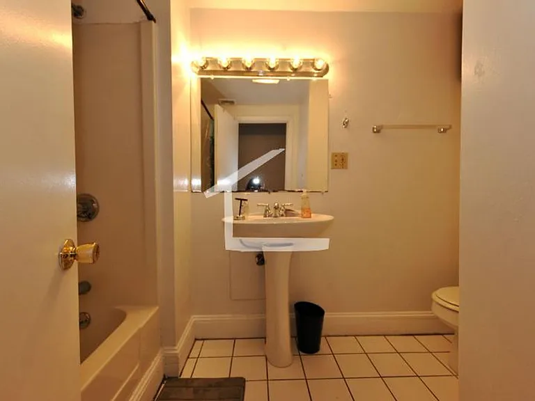 878 Huntington Ave #A2 — Photo 8