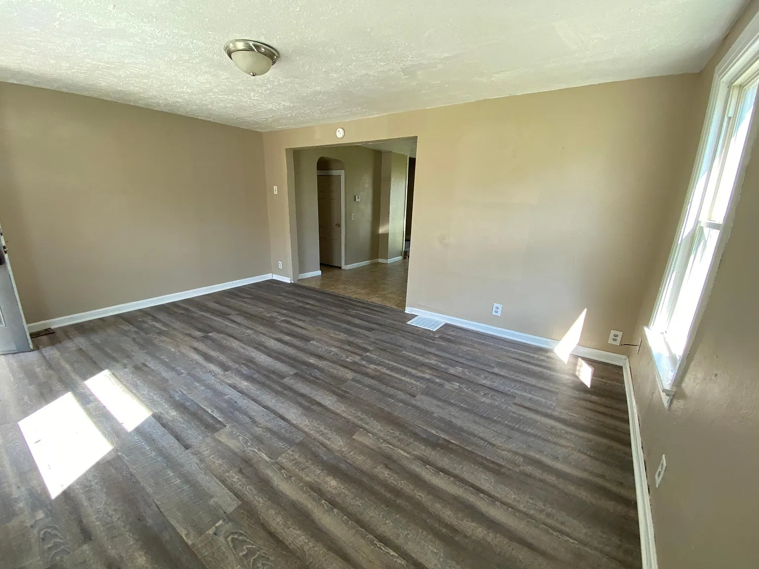 1414 E Tennessee St — Photo 3