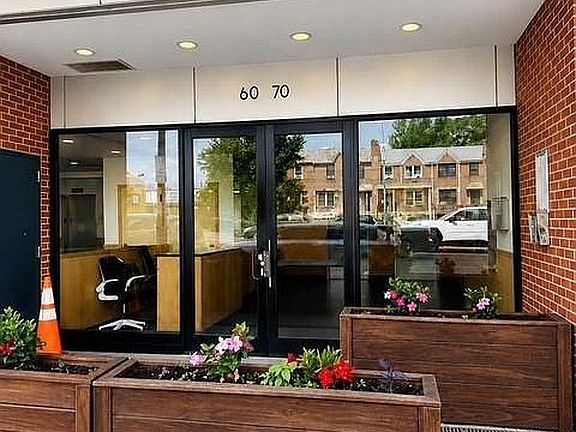 2nd image of 6070 Woodhaven Blvd APT 4I