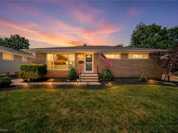 145 E Englewood Dr, Seven Hills, OH 44131