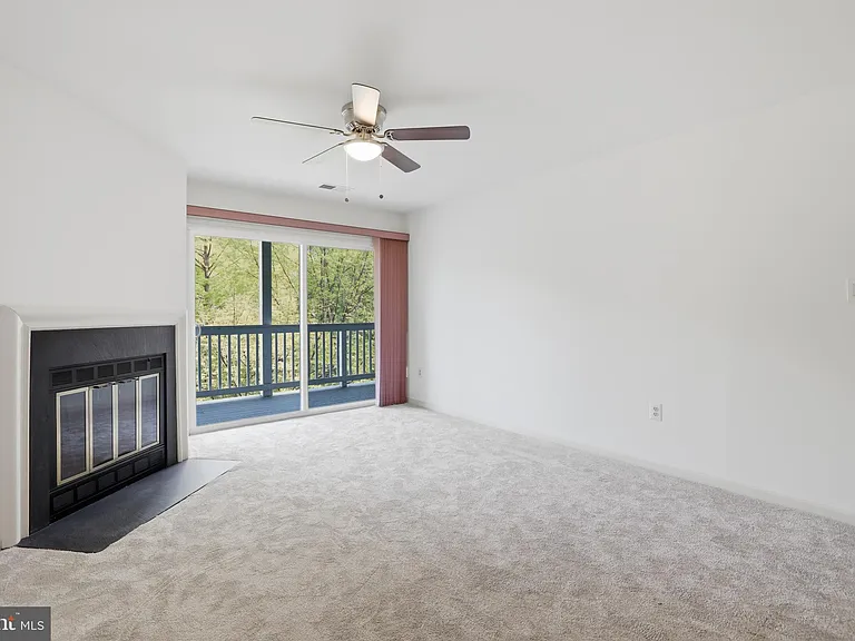 2844 Yarling Ct — Photo 10
