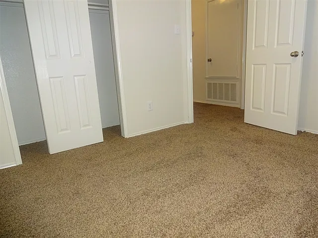 2288 Green Meadows Ln — Photo 13