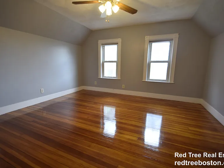 121 Lowell St #121 — Photo 3