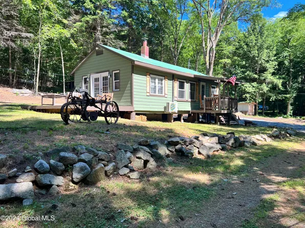 6 Birch Place, Day, NY 12835