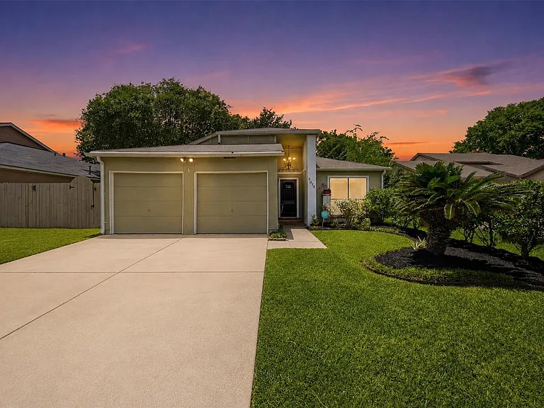 7518 Alcomita Dr — Photo 1