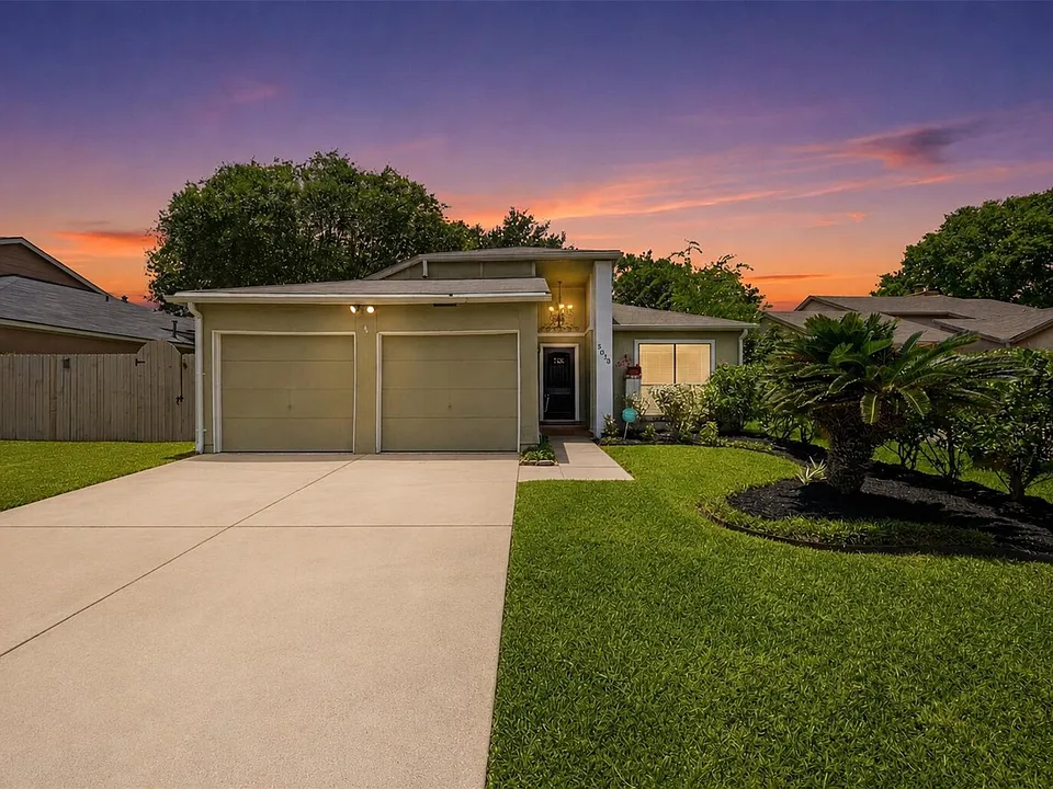 7518 Alcomita Dr