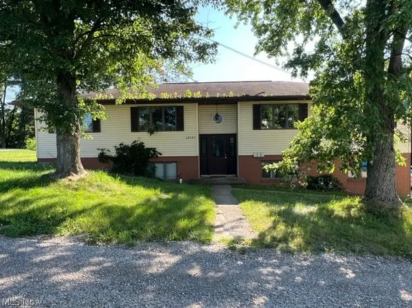68585 Bannock Rd, Saint Clairsville, OH 43950