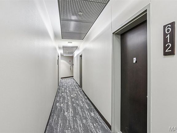 4th image of 9 N Euclid Ave #612