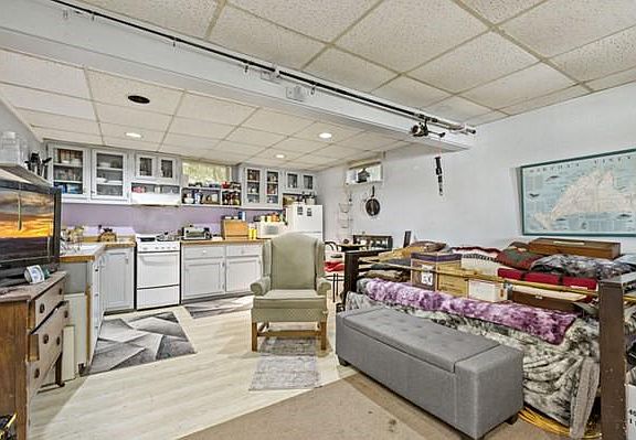 3rd image of 125 Tellette St