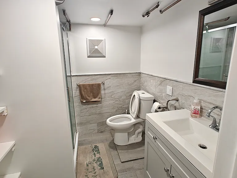 34 5th St #1C — Photo 6